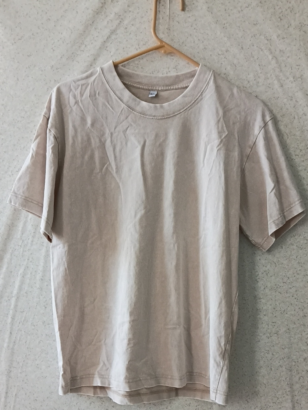 Men’s Short Sleeve Crewneck T-Shirt in Light Beige